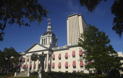 Florida lawmakers pass charter school expansion on last day of session